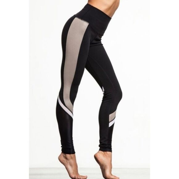Alo Yoga Elevate mesh insert high waisted leggings size xs black tan - Picture 1 of 2